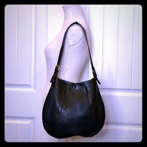 Like New! Beautiful Soft Leather Guess Bag